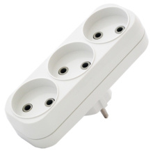 Тройник Универсал 10А б/з плоский белый (50)